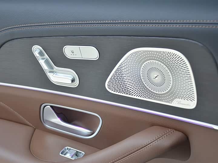 Фото 13 - Mercedes-Benz GLS-Class