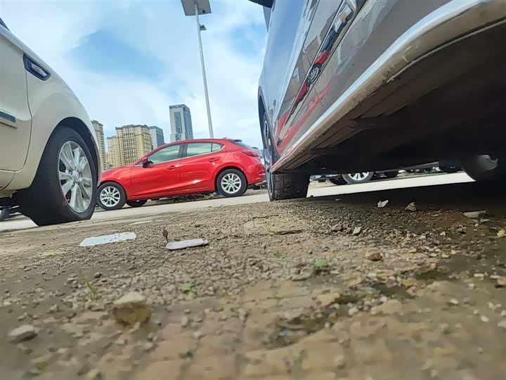 Фото 22 - Geely Monjaro