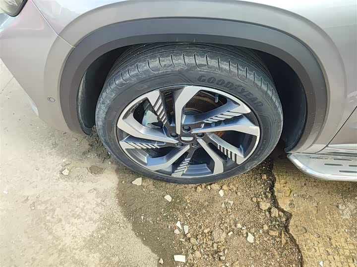 Фото 23 - Geely Monjaro