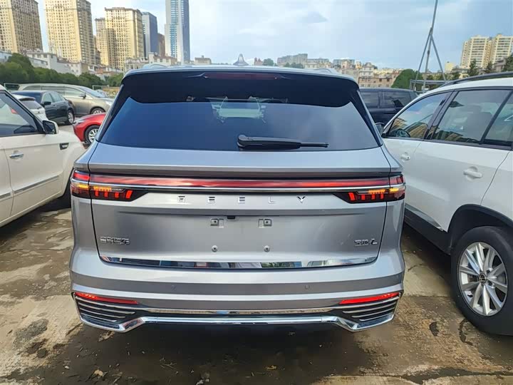 Фото 6 - Geely Monjaro