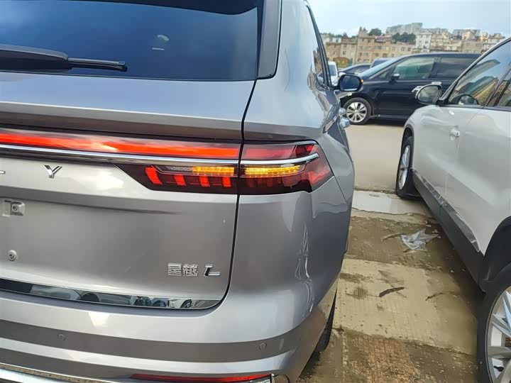 Фото 8 - Geely Monjaro