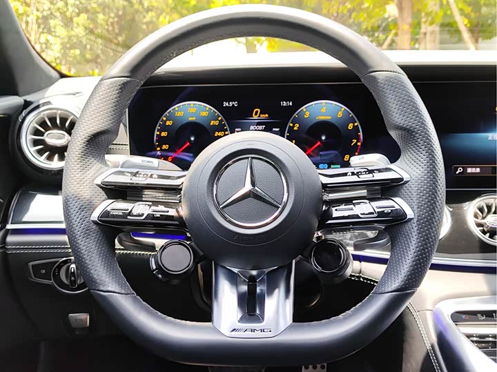 Фото 13 - Mercedes-Benz AMG GT