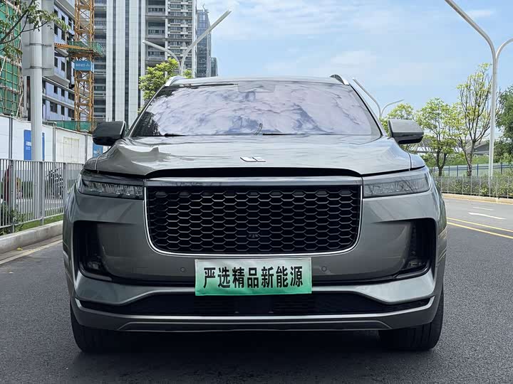 Фото 2 - LiXiang One