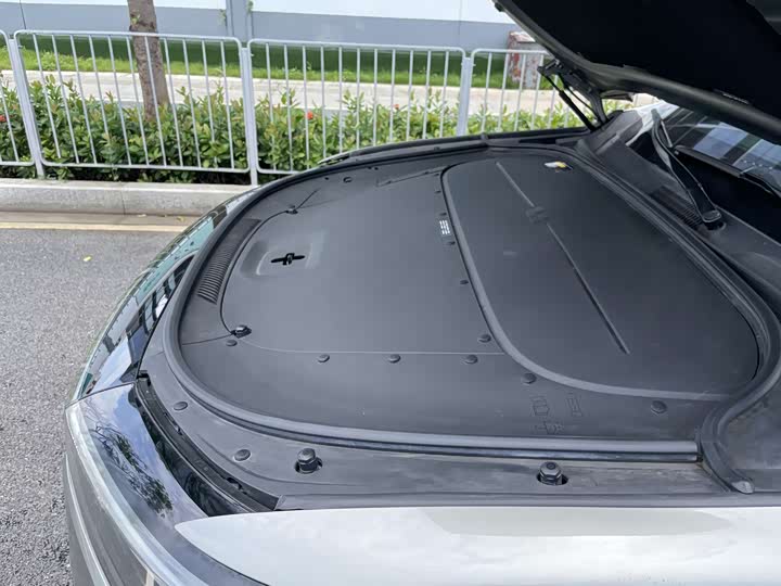 Фото 22 - LiXiang One