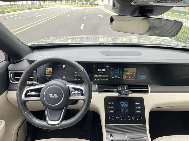 Фото 8 - LiXiang One