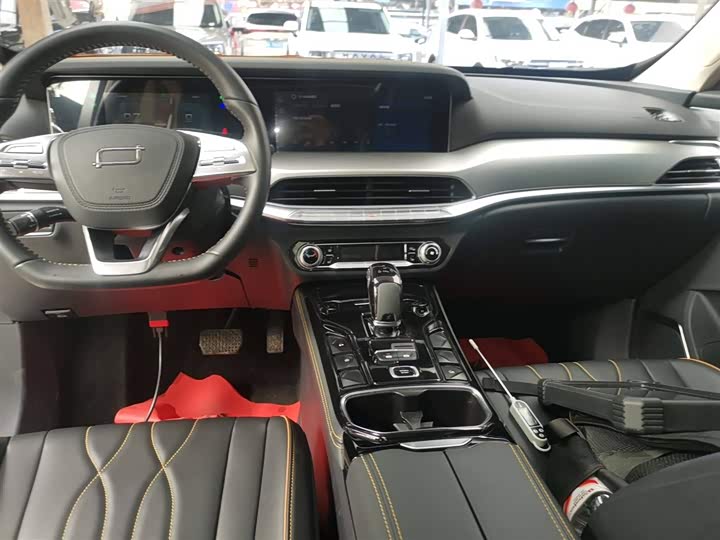 Фото 10 - Bestune T77