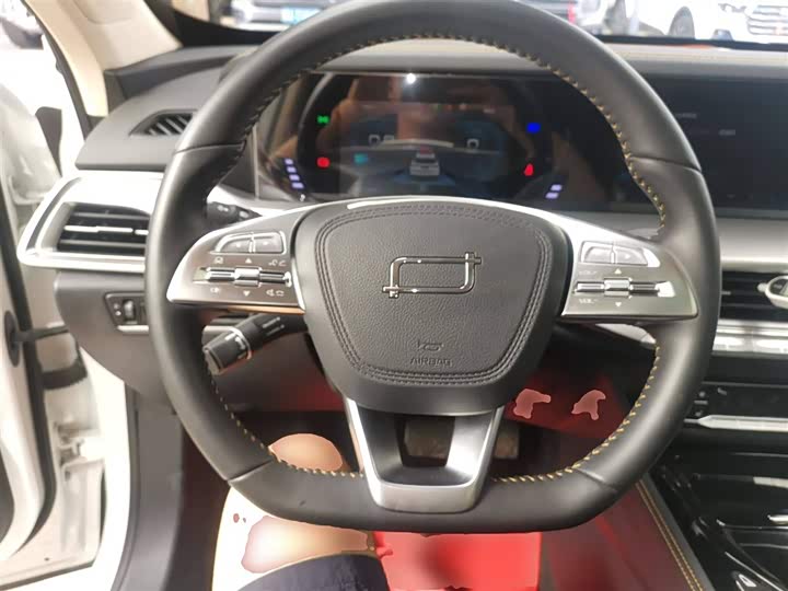 Фото 11 - Bestune T77