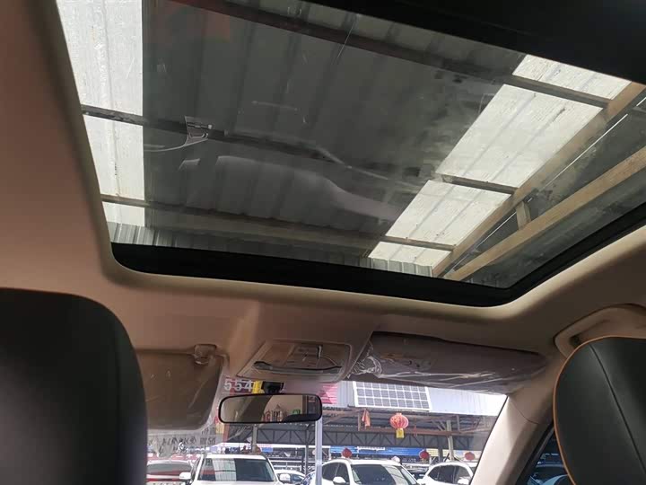 Фото 18 - Bestune T77