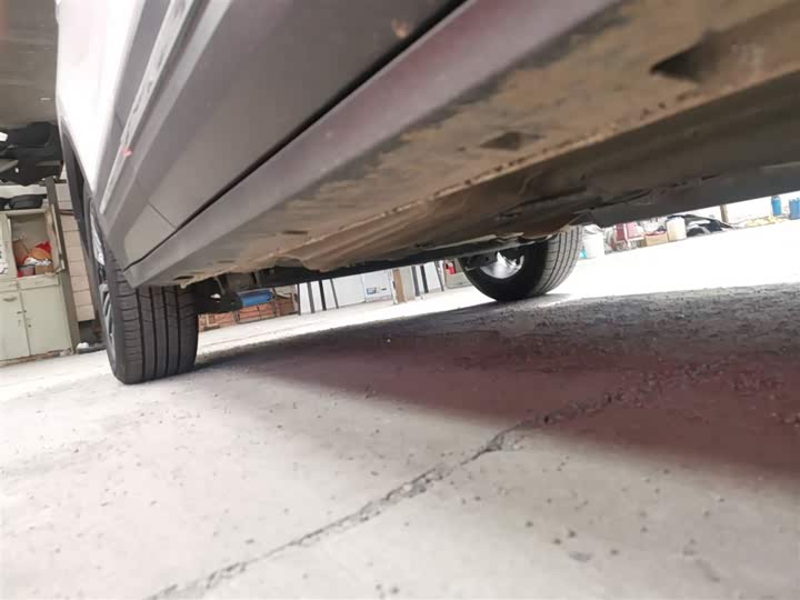 Фото 21 - Bestune T77