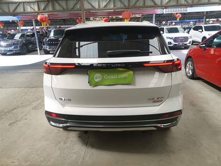 Фото 6 - Bestune T77