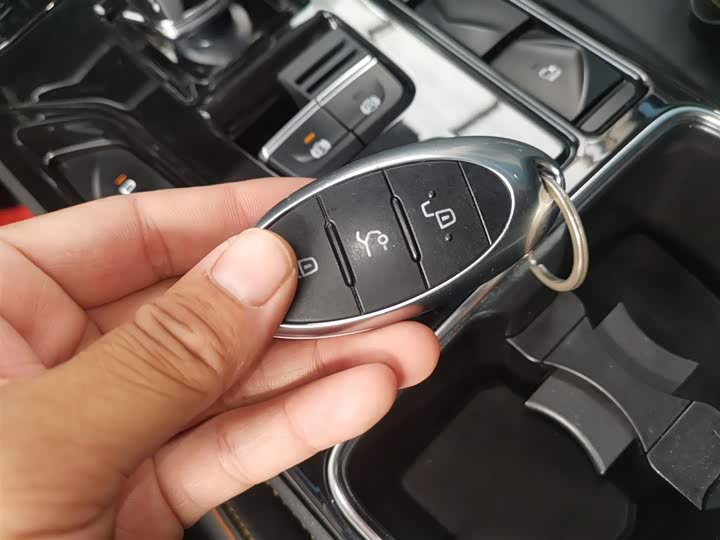 Фото 9 - Bestune T77