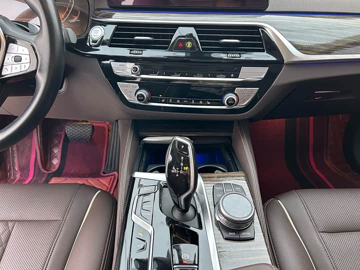 Фото 10 - BMW 5 Series