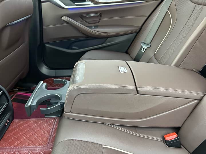 Фото 12 - BMW 5 Series