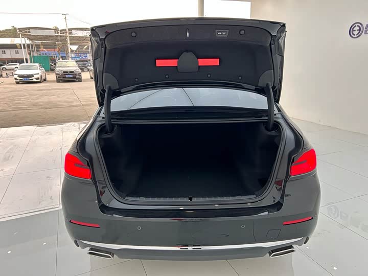 Фото 17 - BMW 5 Series