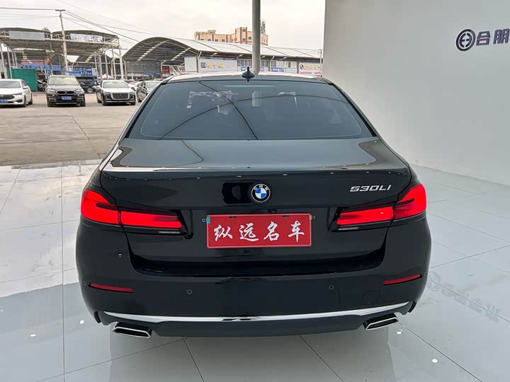 Фото 18 - BMW 5 Series