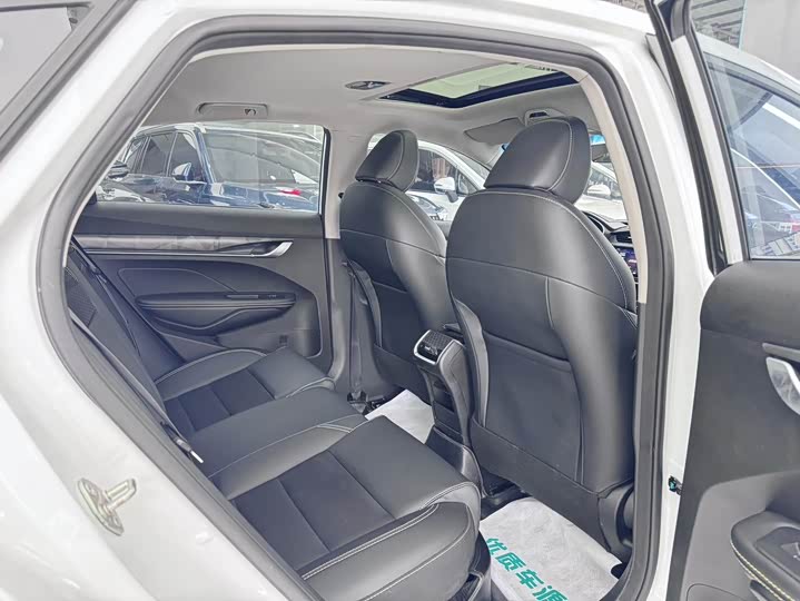 Фото 16 - Geely Binrui