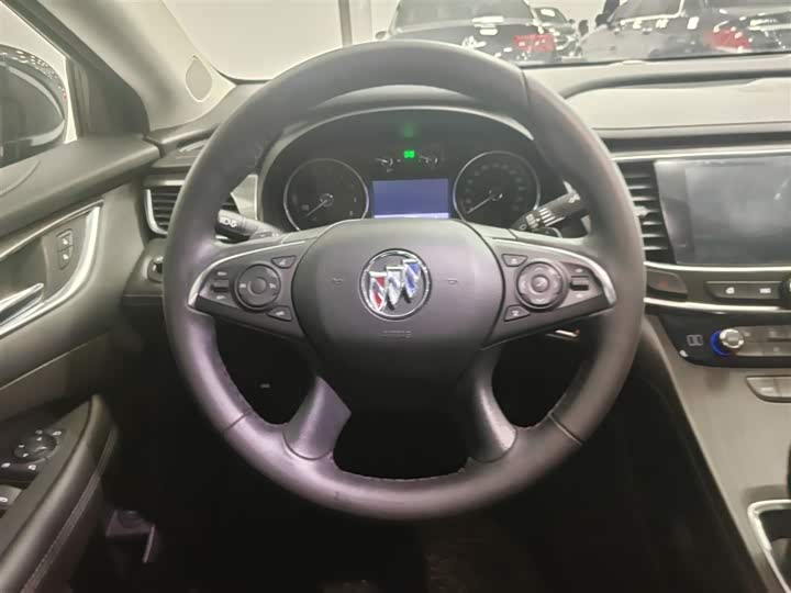 Фото 10 - Buick LaCrosse