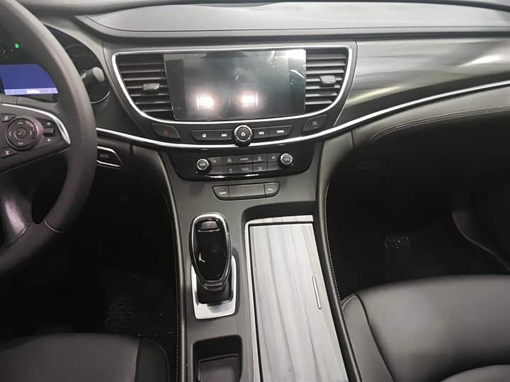 Фото 11 - Buick LaCrosse