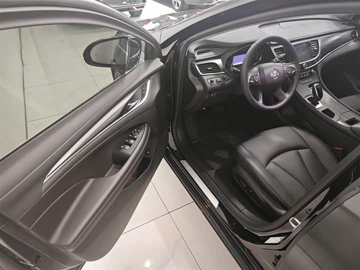 Фото 13 - Buick LaCrosse