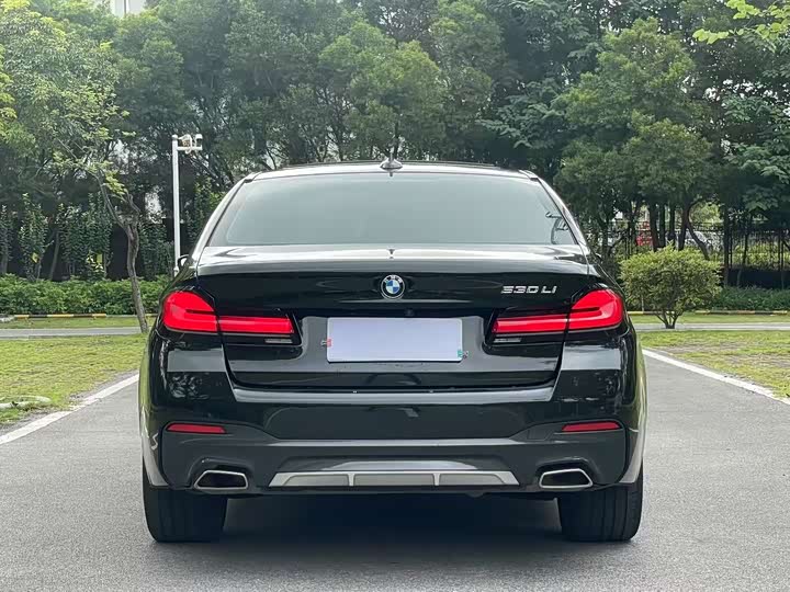 Фото 8 - BMW 5 Series