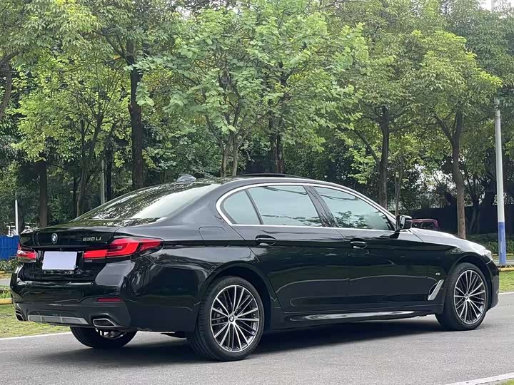 Фото 9 - BMW 5 Series