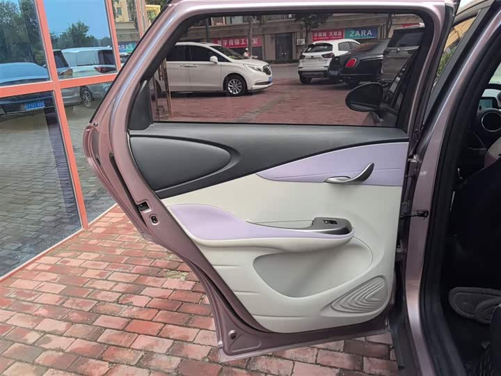 Фото 2 - BYD Dolphin