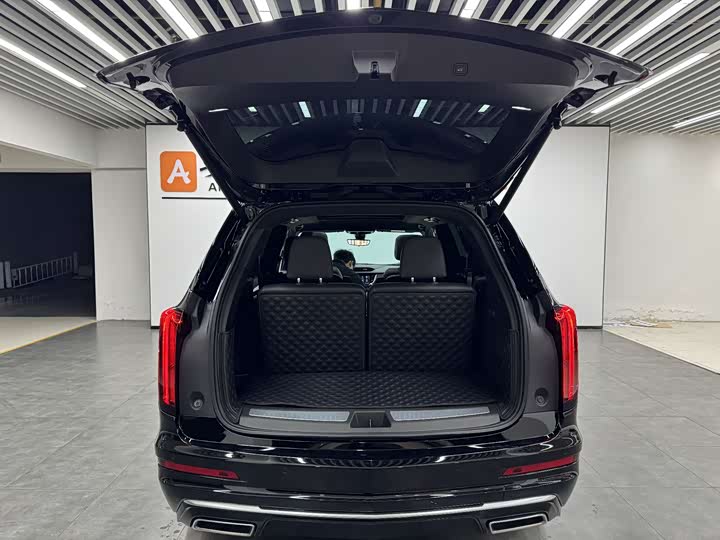 Фото 5 - Cadillac XT6