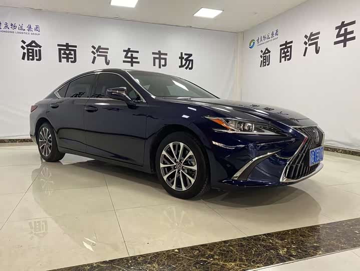 Фото 2 - Lexus ES