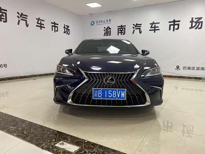 Фото 3 - Lexus ES