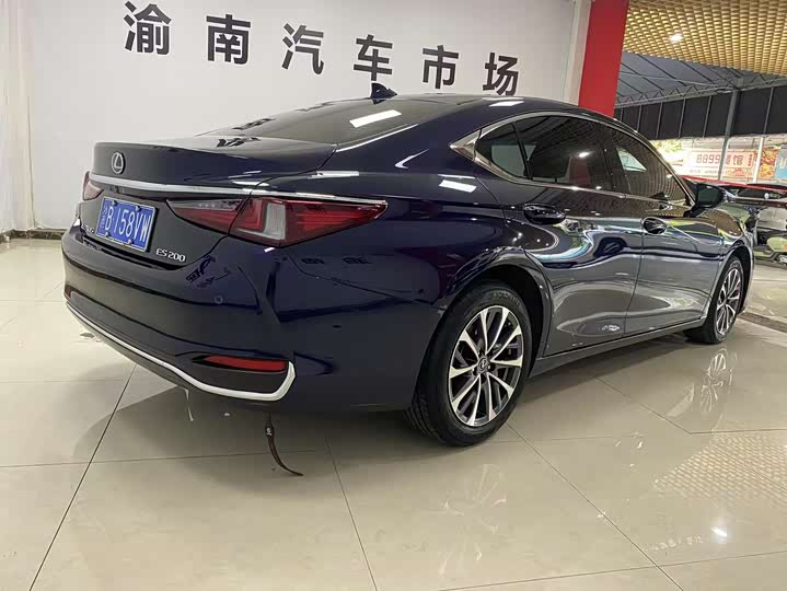 Фото 6 - Lexus ES
