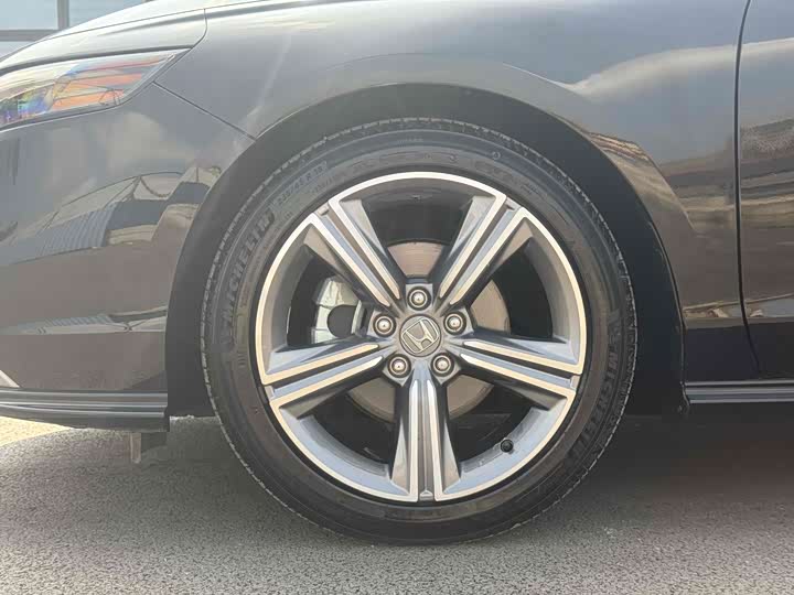 Фото 14 - Honda Accord