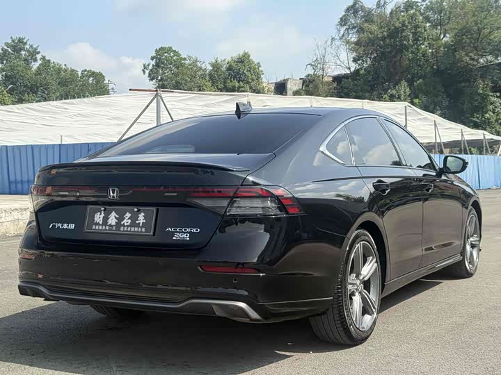 Фото 16 - Honda Accord