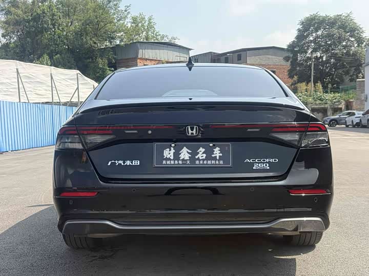 Фото 17 - Honda Accord