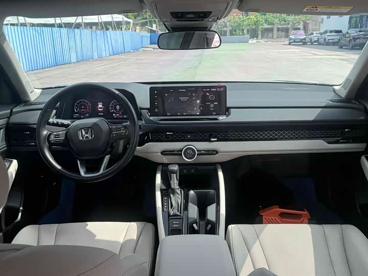 Фото 4 - Honda Accord