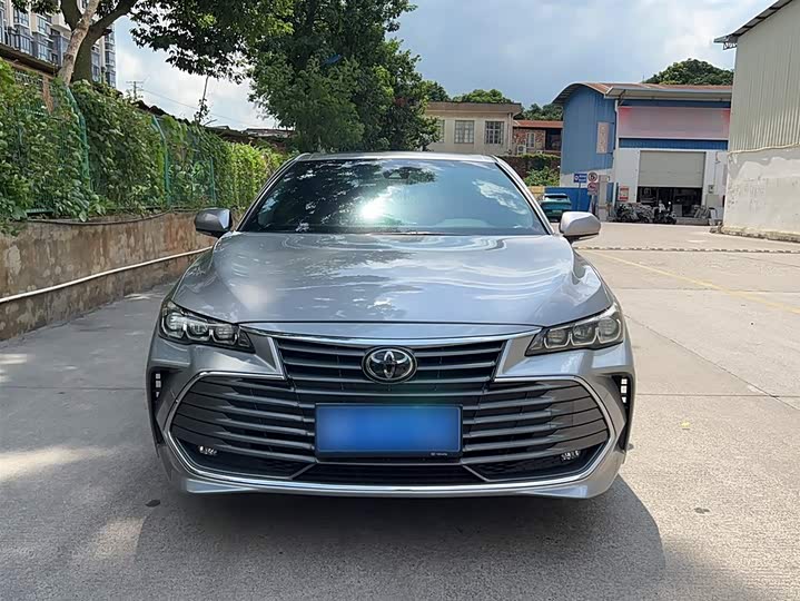 Фото 10 - Toyota Avalon