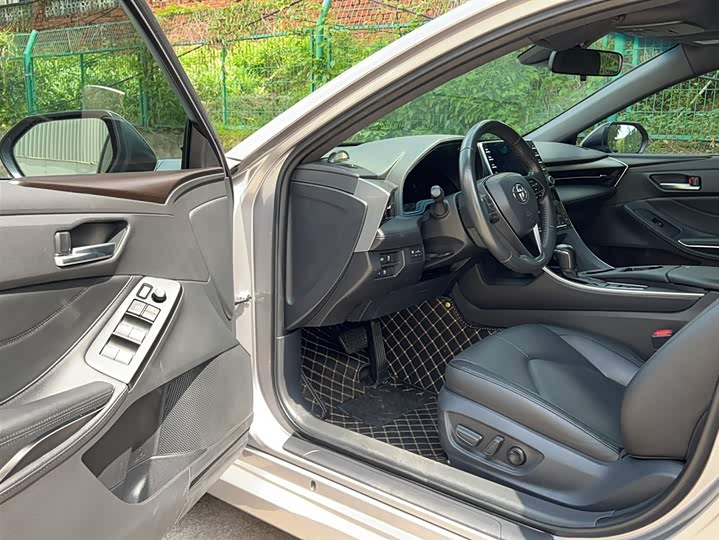 Фото 18 - Toyota Avalon