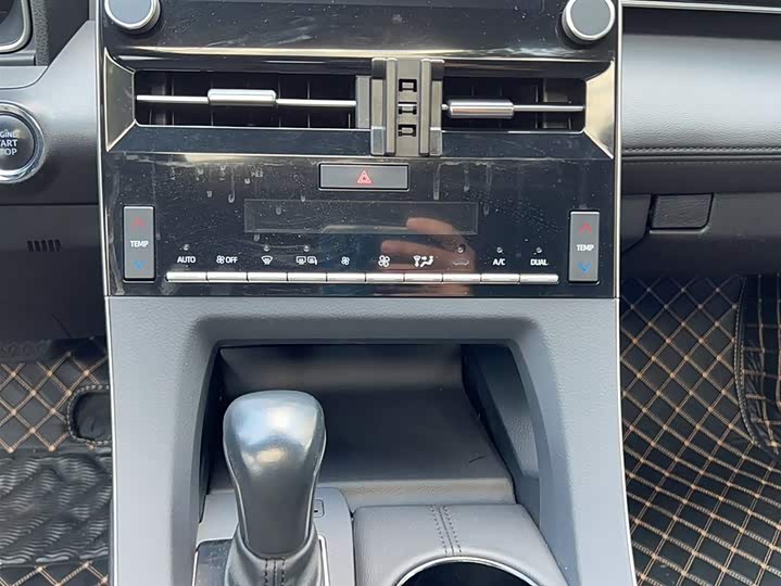 Фото 2 - Toyota Avalon