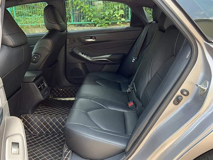 Фото 20 - Toyota Avalon