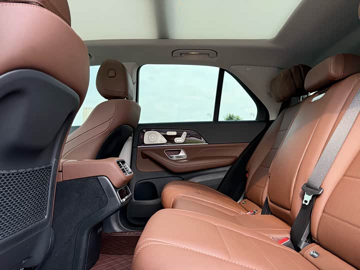 Фото 12 - Mercedes-Benz GLE-Class