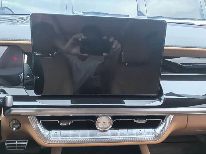 Фото 7 - Tank 500 Hybrid