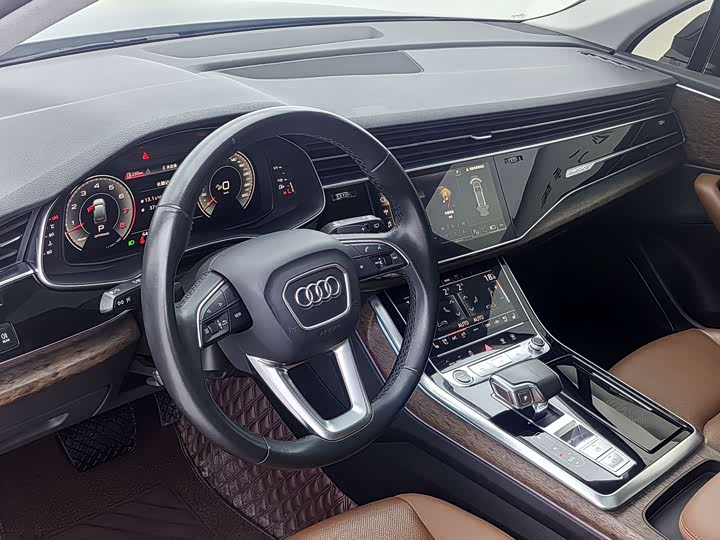 Фото 6 - Audi Q7