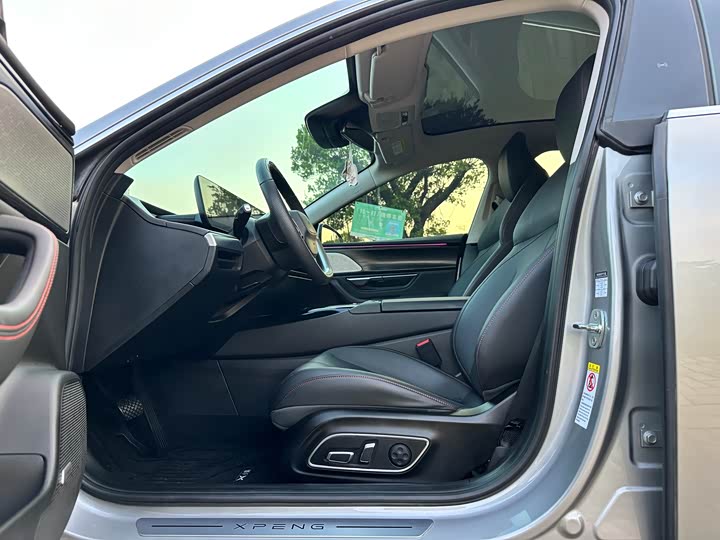 Фото 10 - XPeng P7