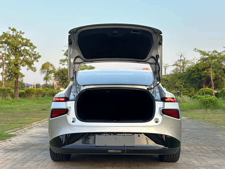 Фото 22 - XPeng P7