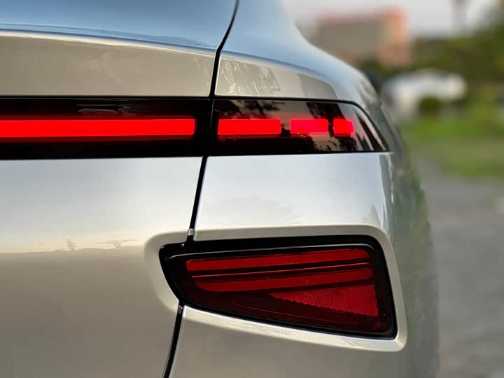 Фото 23 - XPeng P7