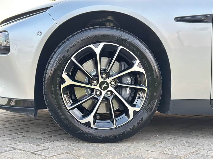 Фото 24 - XPeng P7