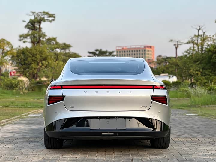Фото 8 - XPeng P7