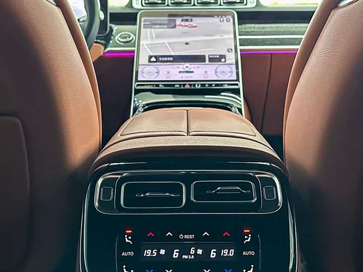 Фото 11 - Mercedes-Benz S-Class