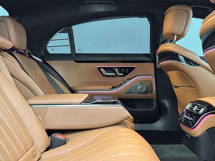 Фото 12 - Mercedes-Benz S-Class