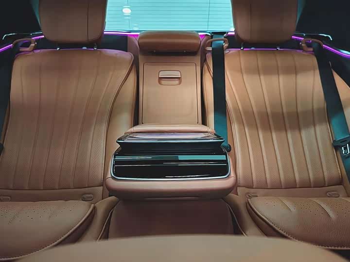 Фото 13 - Mercedes-Benz S-Class