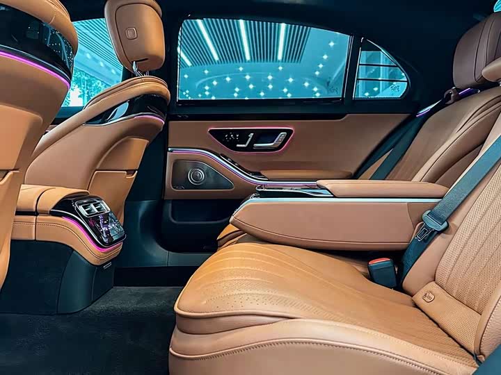 Фото 14 - Mercedes-Benz S-Class